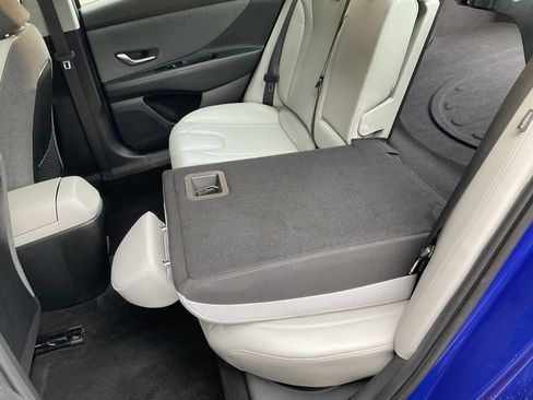 Used 2024 Hyundai Elantra Limited image 44