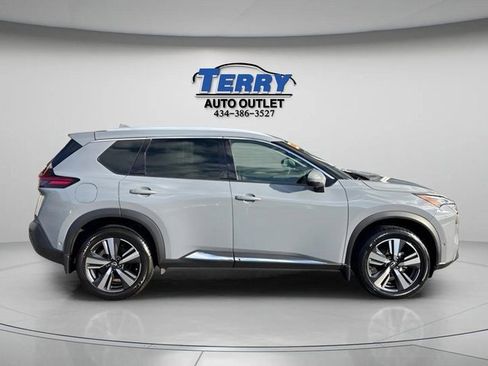 Used 2023 Nissan Rogue SL w/ SL Premium Package image 1