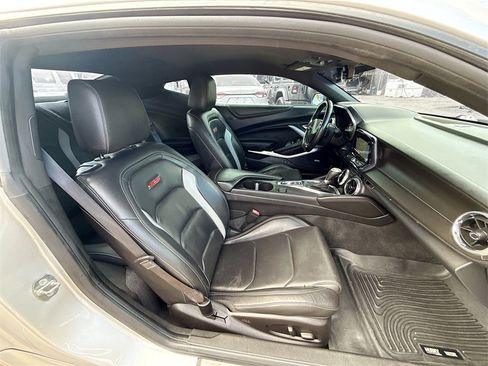 Used 2016 Chevrolet Camaro SS image 30