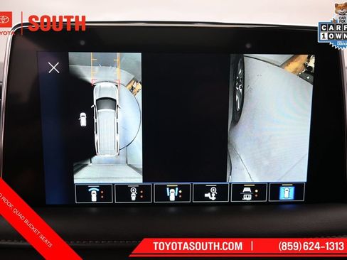 Used 2023 Chevrolet Tahoe LT w/ LT Signature Package AWD/4WD image 19