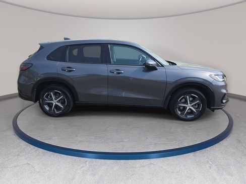 Used 2023 Honda HR-V EX-L image 4