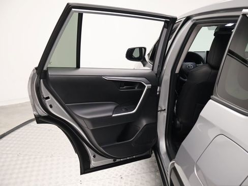 Certified 2024 Toyota RAV4 LE FWD image 21