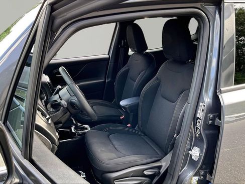 Used 2022 Jeep Renegade Altitude AWD/4WD image 15