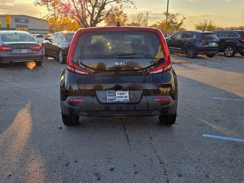 Used 2020 Kia Soul LX image 4