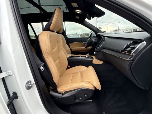 Used 2024 Volvo XC90 B6 Ultimate w/ Protection Package image 28