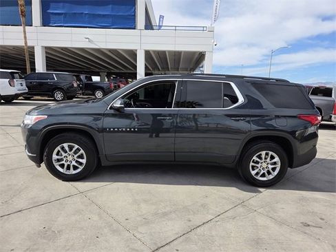 Used 2019 Chevrolet Traverse LT image 3