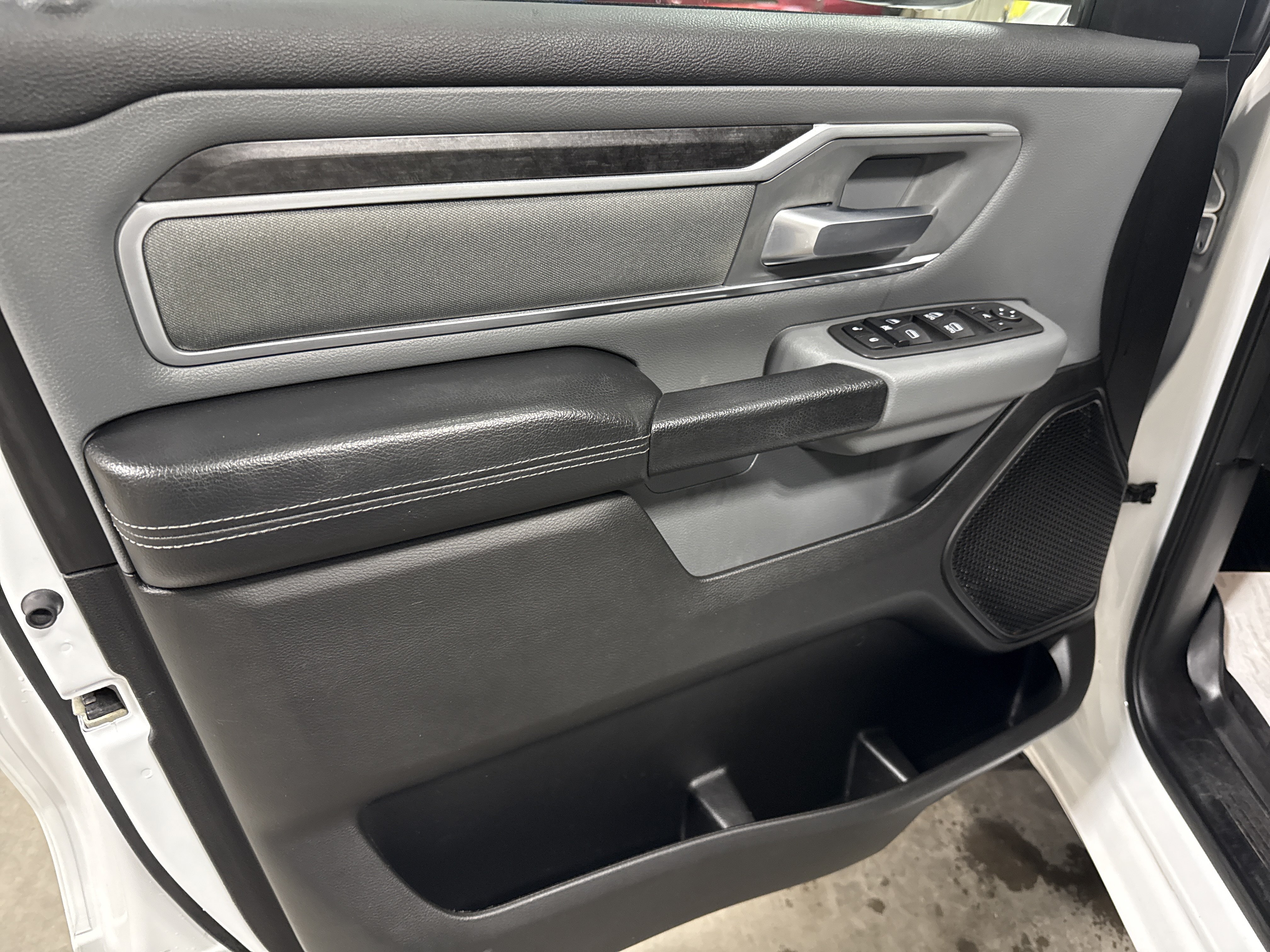 Used 2022 RAM 1500 Big Horn AWD/4WD image 16