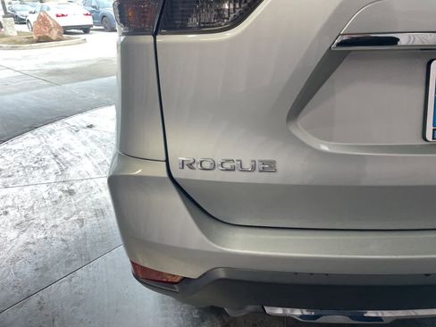 Used 2017 Nissan Rogue SL w/ SL Premium Package image 20