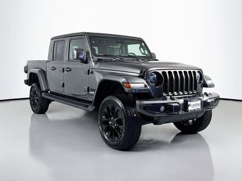 Used 2021 Jeep Gladiator Overland image 3
