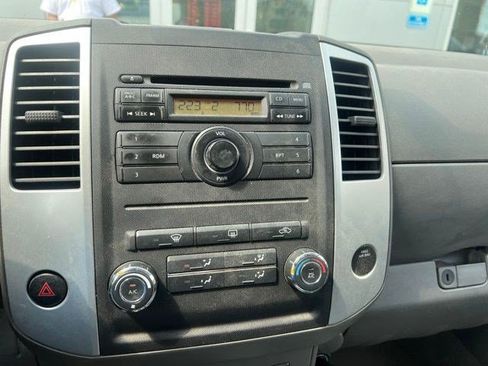 Used 2012 Nissan Frontier SV AWD/4WD image 8