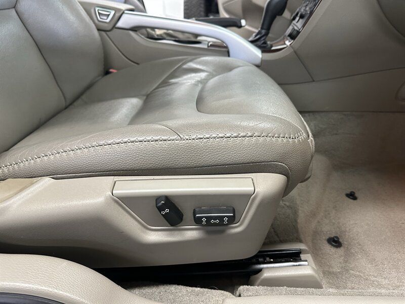 Used 2007 Volvo XC70 AWD/4WD image 23