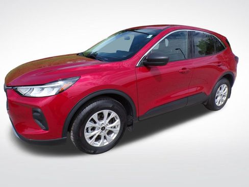 Used 2023 Ford Escape Active w/ Tech Pack #1 AWD/4WD image 2