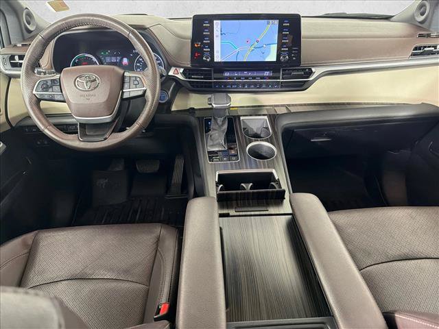 Used 2022 Toyota Sienna Platinum FWD image 24