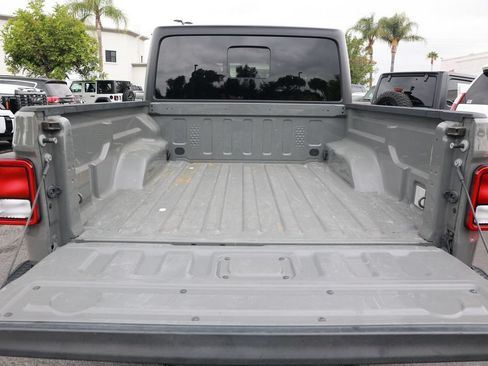 Used 2022 Jeep Gladiator Mojave w/ Cold Weather Group AWD/4WD image 37