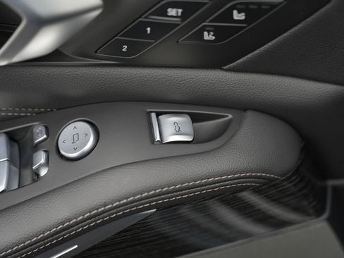 Used 2022 BMW X7 M50i w/ Dynamic Handling Package image 34