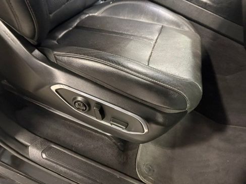 Used 2023 Jeep Wagoneer L Series II AWD/4WD image 10