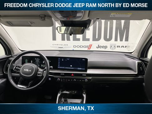 Used 2024 Kia Sorento S image 12