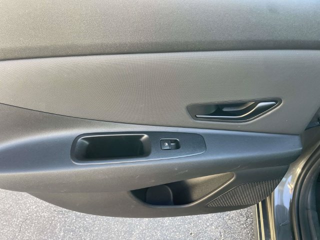 Used 2025 Hyundai Elantra Sport FWD image 13