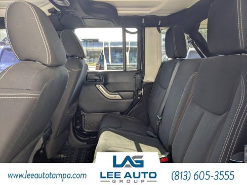 Used 2015 Jeep Wrangler Unlimited Sahara w/ Connectivity Group image 12