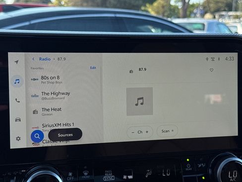 New 2025 Toyota Highlander Platinum image 21