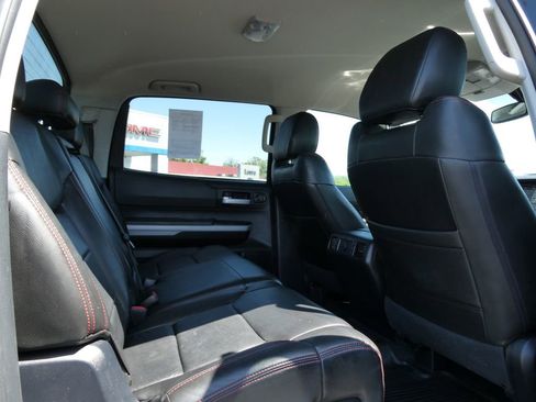 Used 2019 Toyota Tundra SR5 w/ SR5 Upgrade Package AWD/4WD image 14