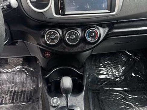 Used 2014 Toyota Yaris LE FWD image 15