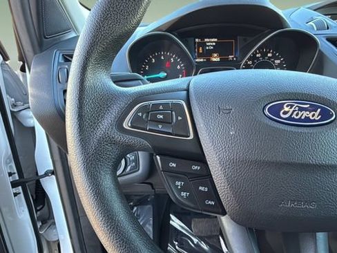 Used 2018 Ford Escape SE image 23