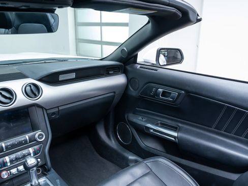Used 2022 Ford Mustang Premium RWD image 11