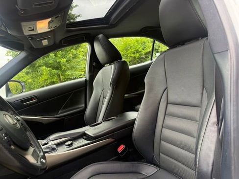 Used 2019 Lexus IS 300 F Sport w/ F Sport Package AWD/4WD image 11