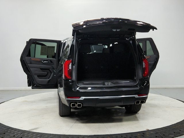 Used 2025 GMC Yukon Denali AWD/4WD image 15