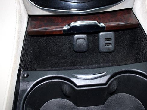 Used 2015 Cadillac Escalade ESV Luxury image 16