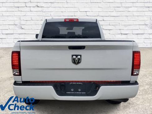 Used 2017 RAM 1500 Express RWD image 3