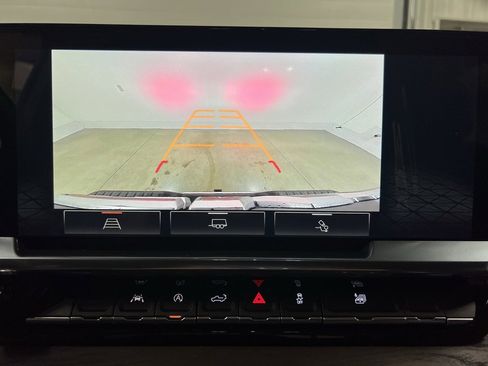 New 2026 GMC Sierra 1500 SLT w/ SLT Convenience Package image 22