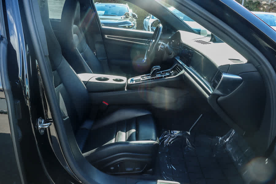 Used 2023 Porsche Panamera RWD image 19
