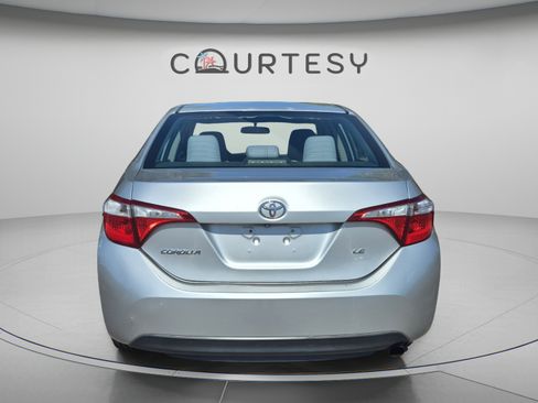 Used 2016 Toyota Corolla LE FWD image 4