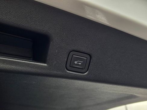 Certified 2025 Buick Enclave Preferred image 16