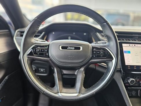 Used 2022 Jeep Grand Cherokee Overland w/ Luxury Tech Group IV image 25