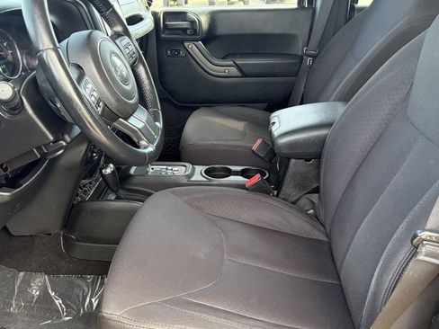 Used 2014 Jeep Wrangler Unlimited Sport w/ Quick Order Package 24S AWD/4WD image 22