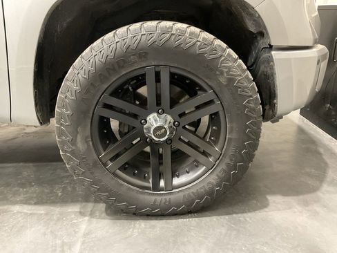 Used 2021 Toyota Tundra Platinum image 6