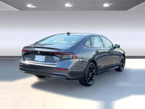 Used 2025 Honda Accord SE image 9