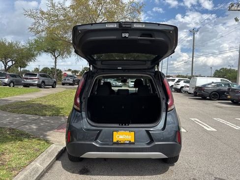 Used 2025 Kia Soul LX w/ LX Technology Package FWD image 17