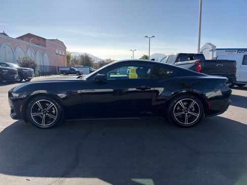 Used 2024 Ford Mustang Coupe image 5