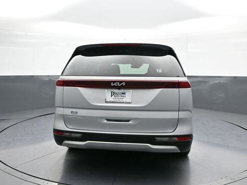 Certified 2023 Kia Carnival LX image 7