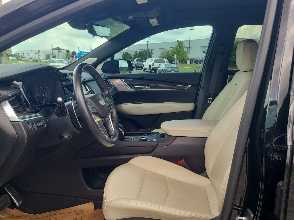 Used 2023 Cadillac XT5 Sportv w/ Technology Package AWD/4WD image 14