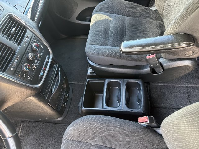Used 2018 Dodge Grand Caravan SE FWD image 23