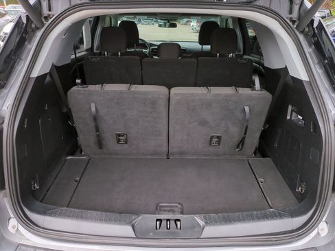 Used 2021 Ford Explorer XLT image 13