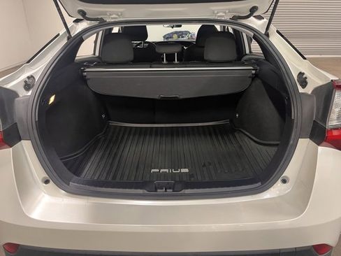 Used 2019 Toyota Prius L Eco image 16