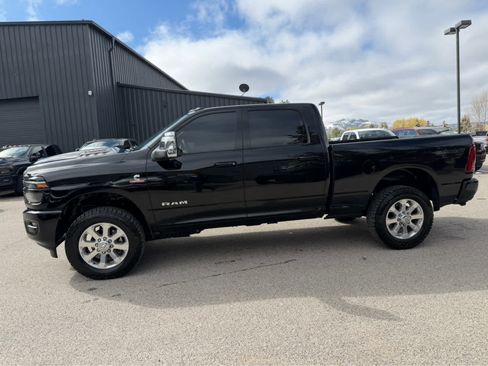 Used 2025 RAM 3500 Laramie w/ Sport Appearance Package AWD/4WD image 18