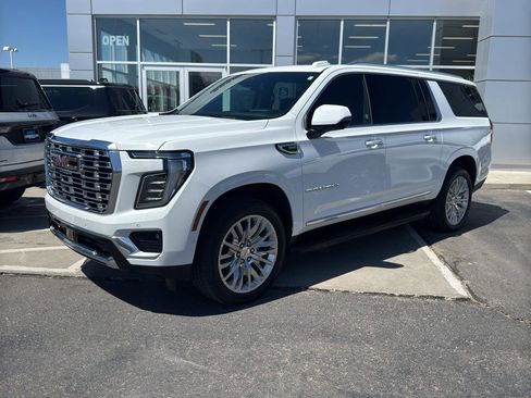 Used 2025 GMC Yukon XL Denali AWD/4WD image 1