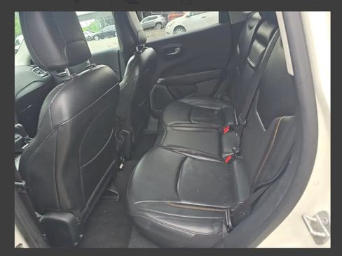 Used 2019 Jeep Compass Limited FWD image 11